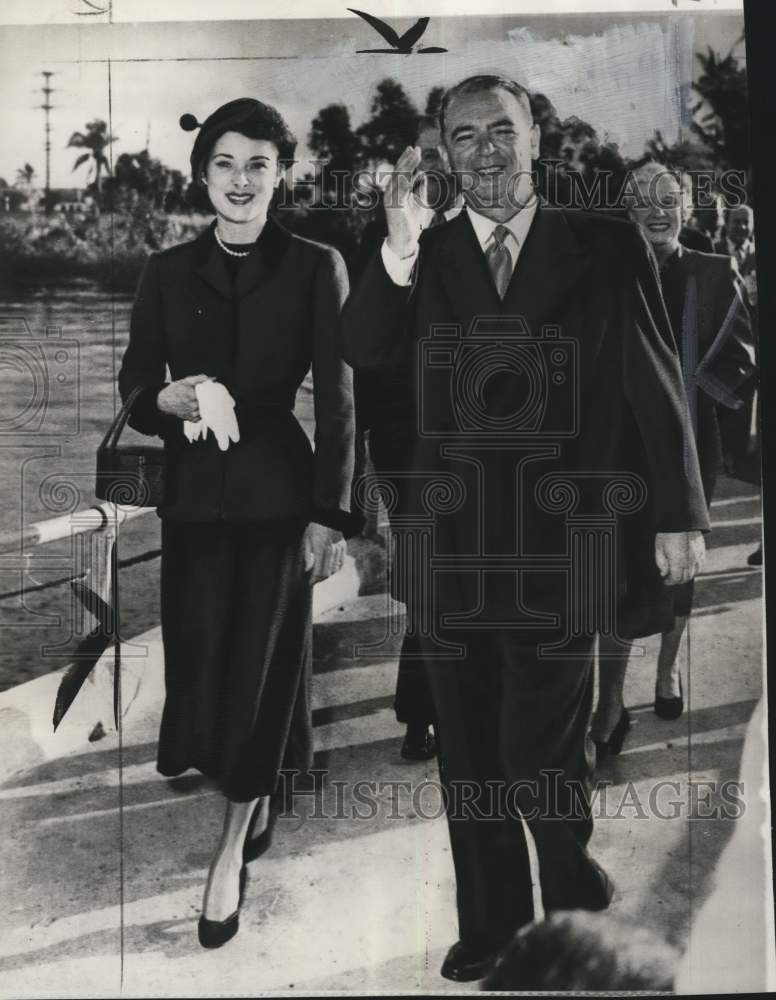 Load image into Gallery viewer, 1949 Press Photo Mayor William O'Dwyer &amp; bride Sloan Simpson board yacht in FL
