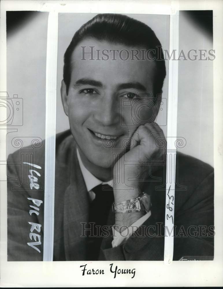 1965 Press Photo Country music star Faron Young - pio13070- Historic Images