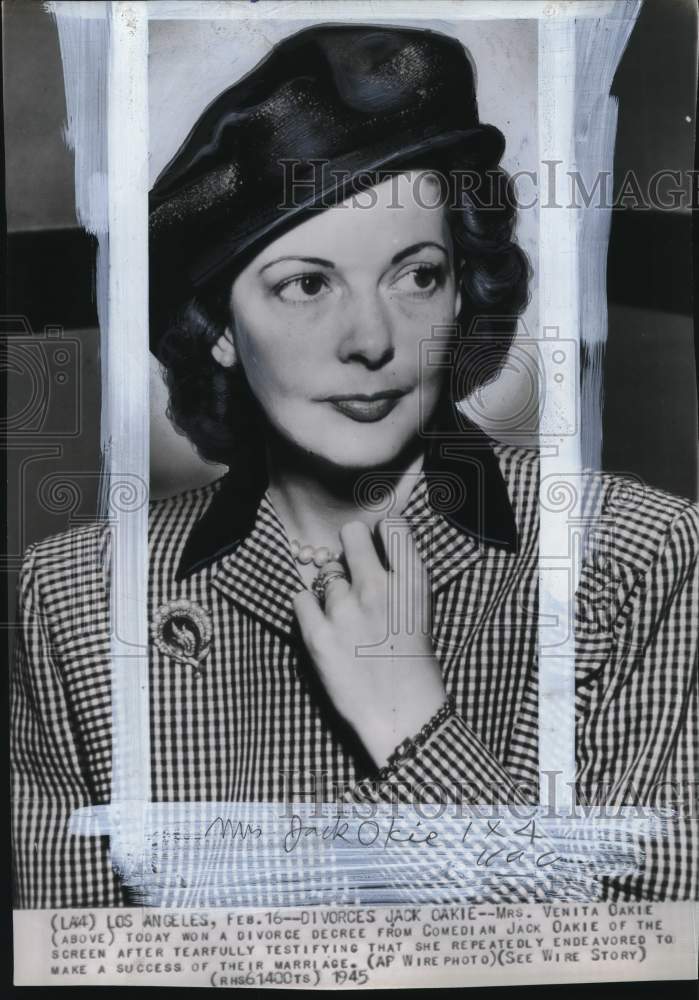 1945 Press Photo Comedian&#39;s wife Venita Oakie after divorce trial in California