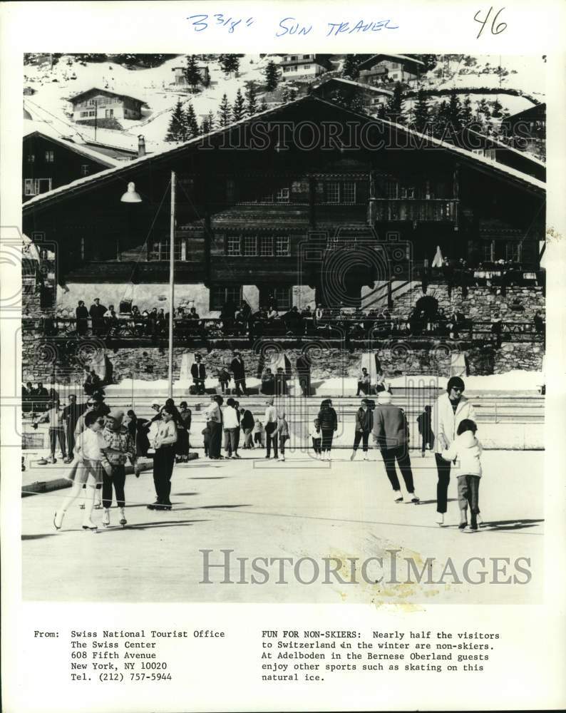 1971 Press Photo Tourists skating on natural ice in Adelboden, Switzerland- Historic Images
