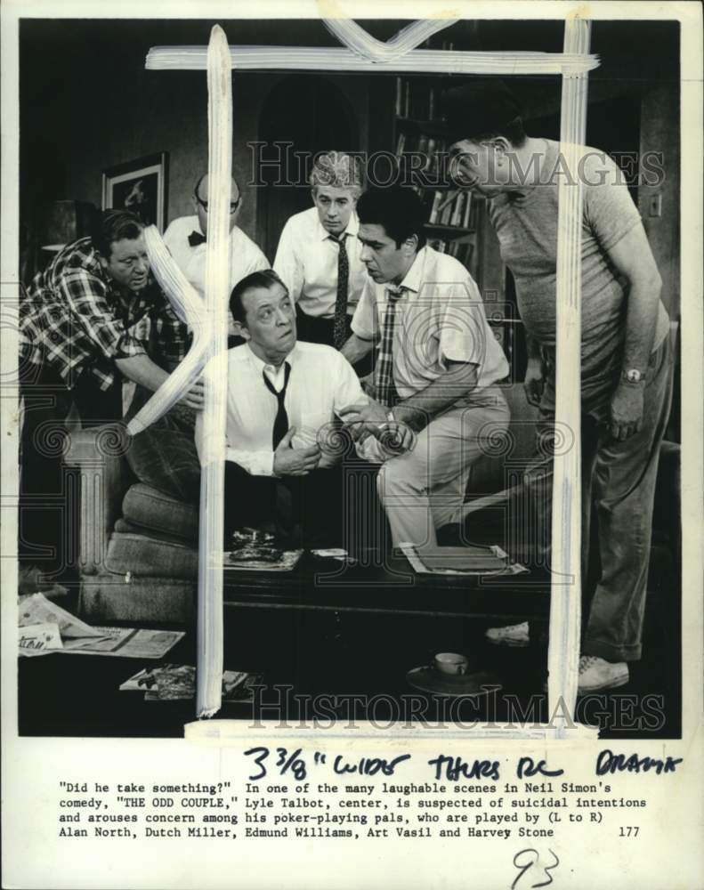 1966 Press Photo Scene from the Broadway hit &quot;The Odd Couple&quot; with Lyle Talbot- Historic Images