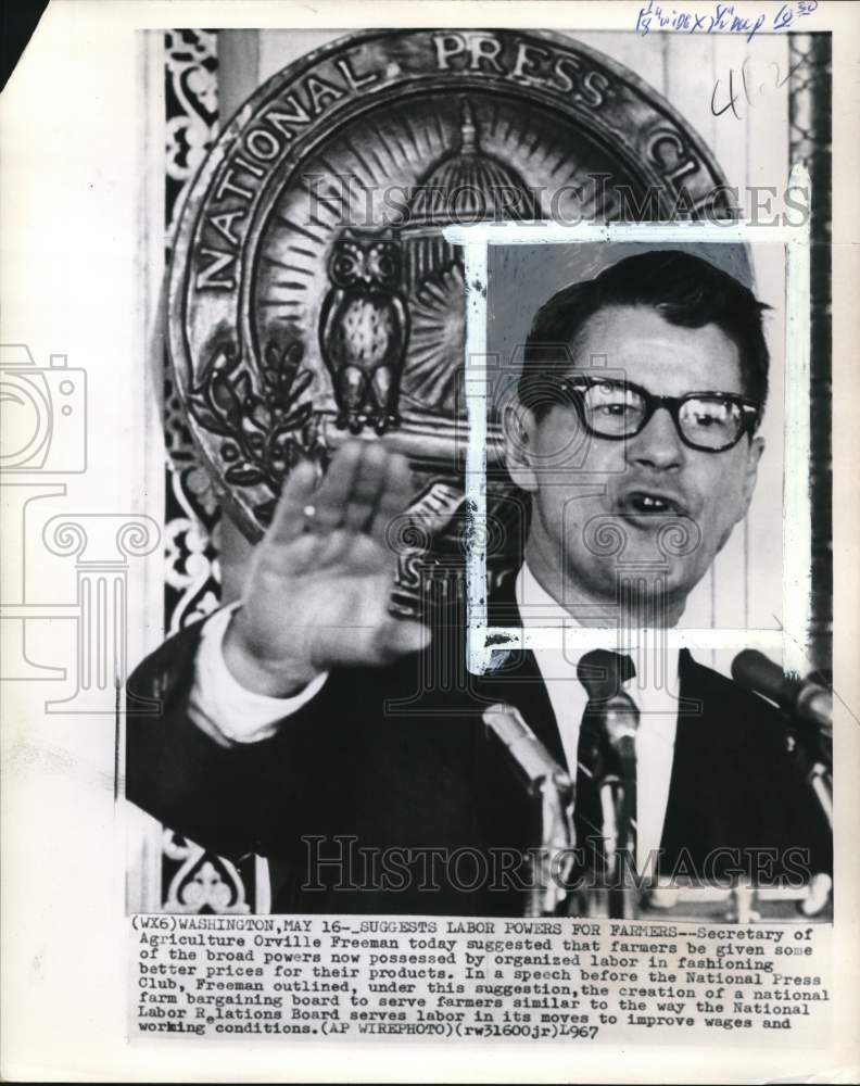 1967 Press Photo Secretary of Agriculture Orville Freeman speaks in Washington- Historic Images
