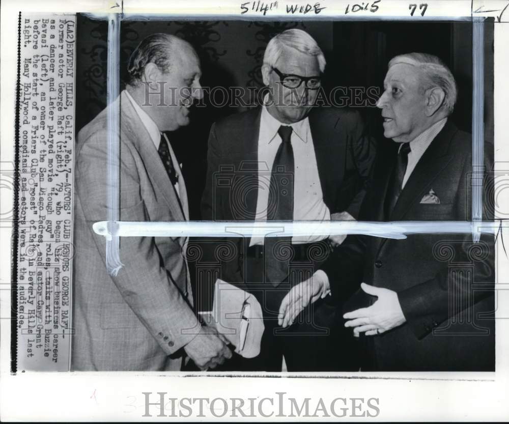 1975 Press Photo San Diego Padres&#39; Buzzie Bavasi, Cary Grant &amp; George Raft in CA- Historic Images