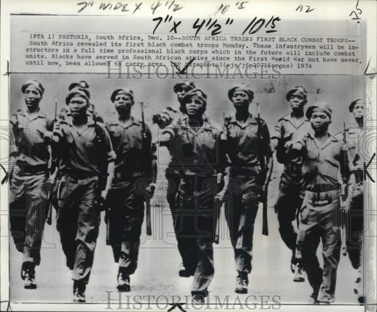 1974 Press Photo Armed black combat troops during training in South Africa- Historic Images