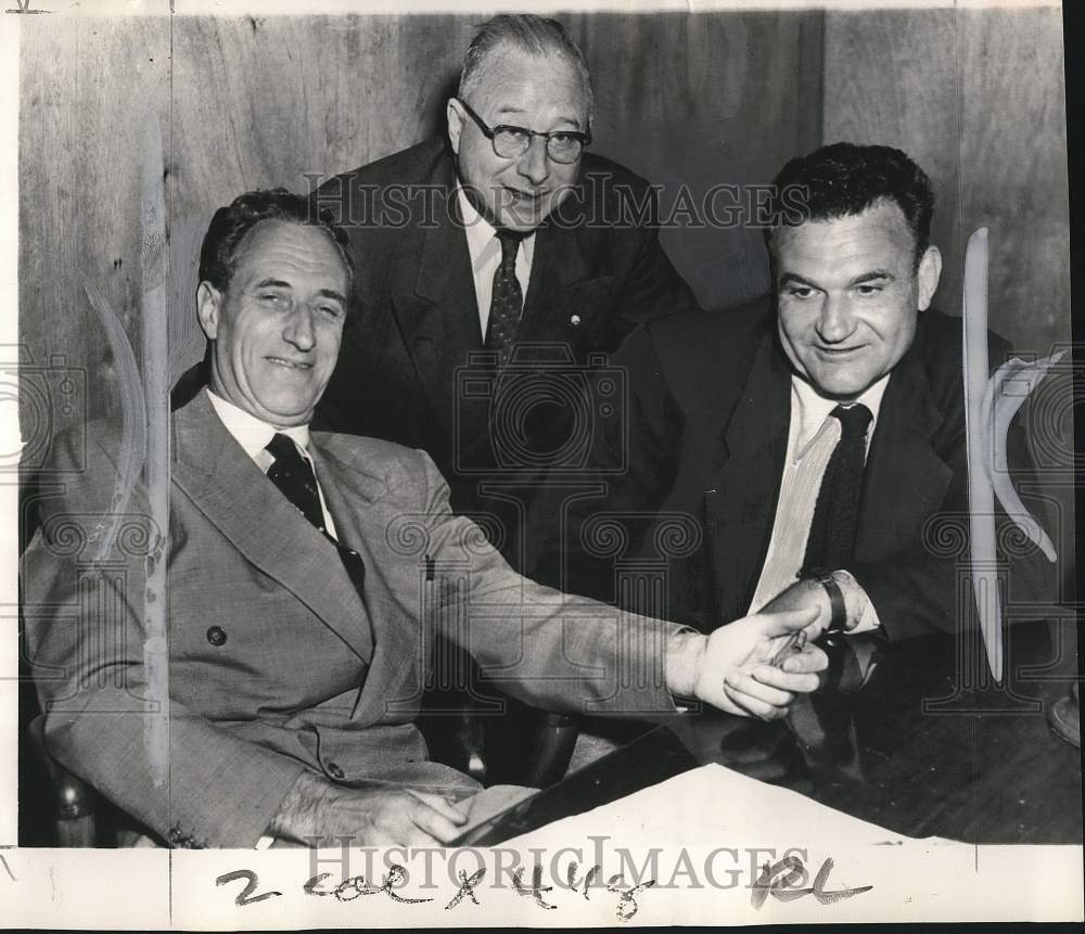 1953 Press Photo Harry Bridges, Henry Schmidt & J.R. Robertson meet in CA
