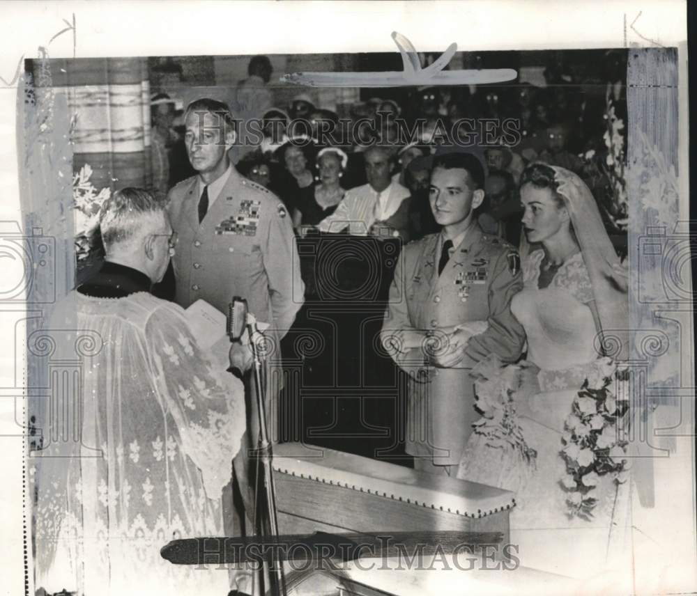 1953 Press Photo US General Mark Clark at his son's wedding in New Orleans