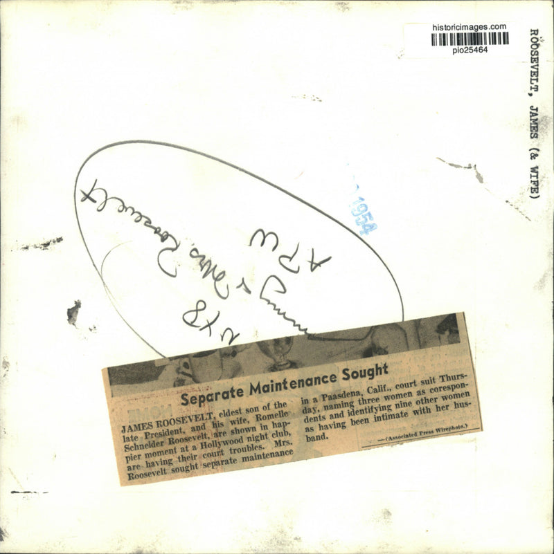 Load image into Gallery viewer, 1954 Press Photo James Roosevelt &amp; wife Romelle at a night club in Hollywood, CA
