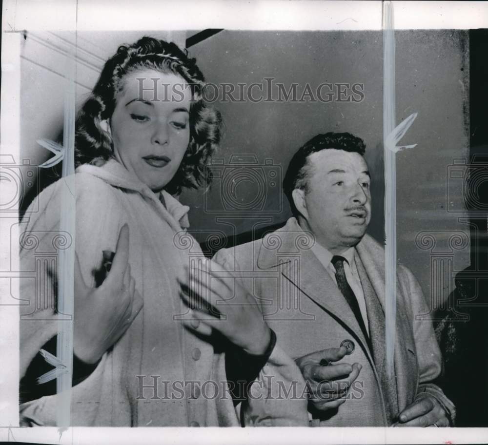 1954 Press Photo Robbery victims Xavier Cugat & wife Abbe Lane in California