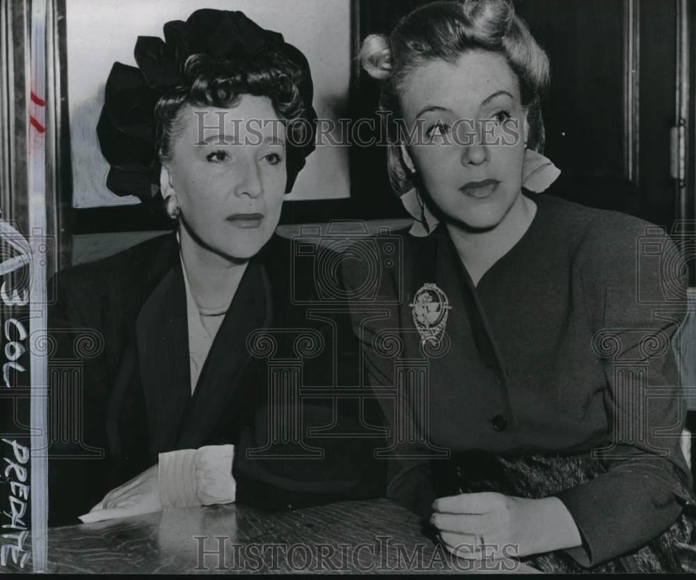 1946 Press Photo Xavier Cugat's Ex-Wife Carmen Castillo & Actress Margo in court- Historic Images