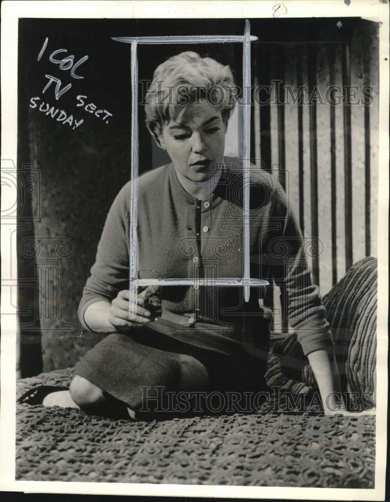1960 Press Photo Actress Simone Signoret stars on &quot;Don&#39;t You Remember?&quot;- Historic Images