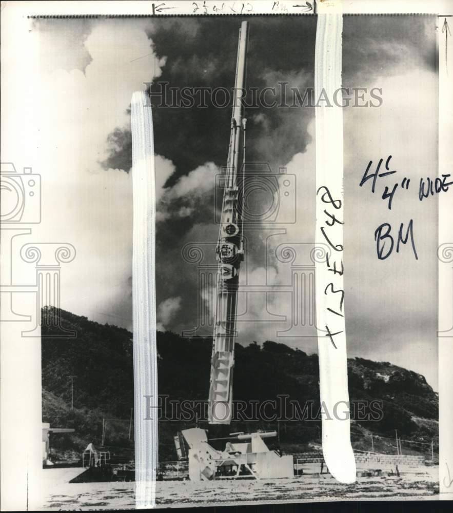 1966 Press Photo Cannon used to collect atmospheric data on Barbados Island
