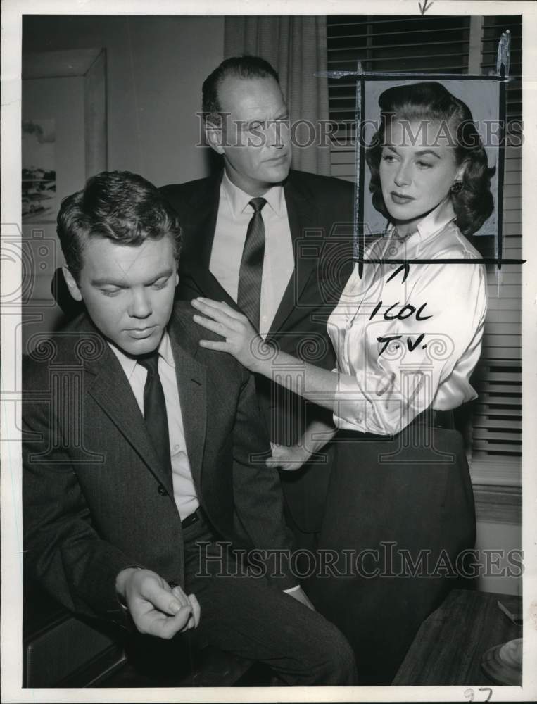 1958 Press Photo Actor Robert Driscoll &amp; co-stars in a scene from a movie- Historic Images