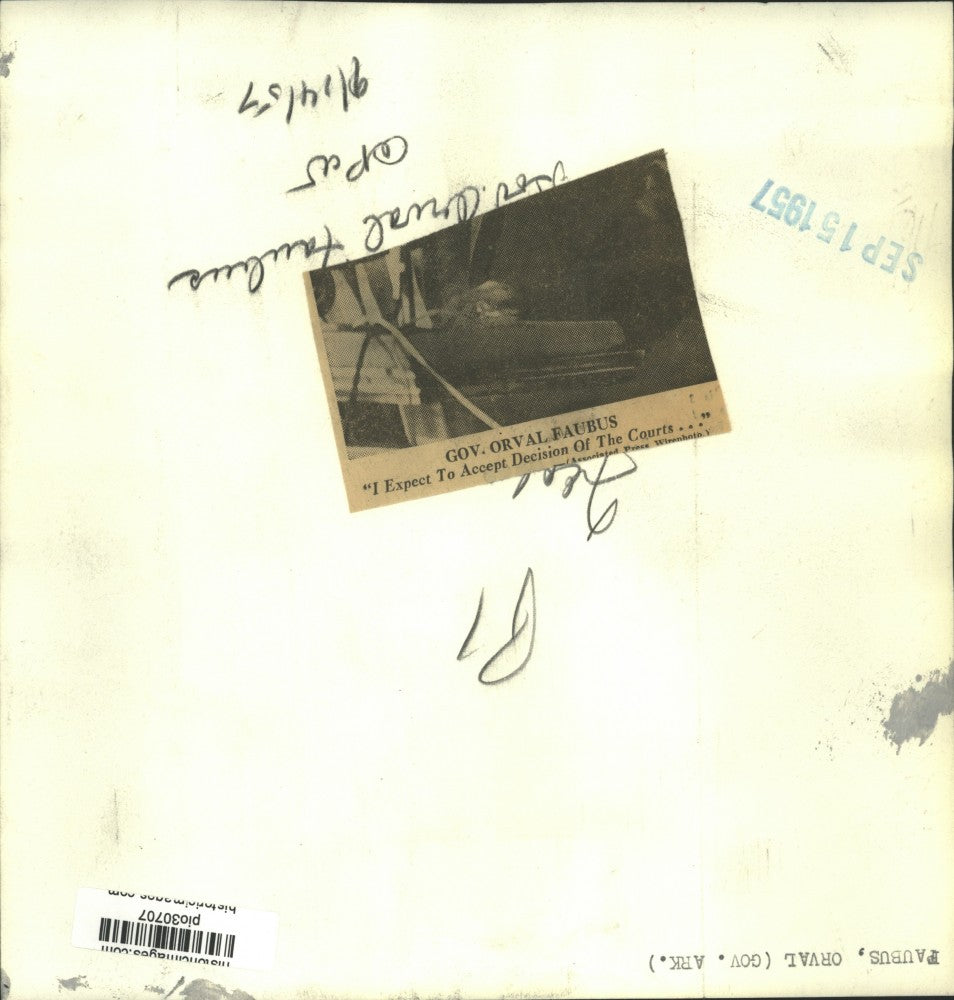 1957 Press Photo Arkansas Governor Orval Faubus during a news conference