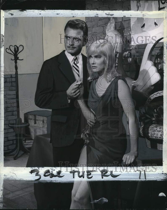 1959 Press Photo Actors Fabrizio Mioni, May Britt in "The Blue Angel"- Historic Images