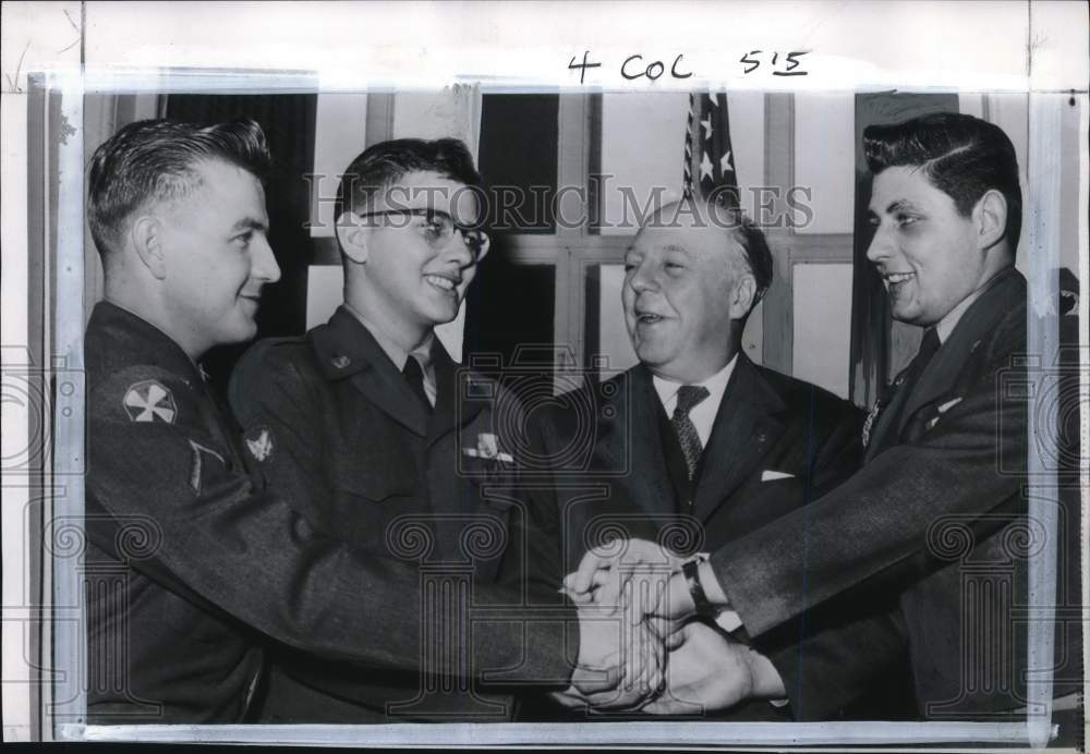 1956 Press Photo Army Secretary Wilber Brucker &amp; Soldier Medal awardees- Historic Images