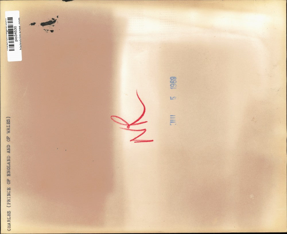 1969 Press Photo Crowd greets Prince Charles of England during visit in Wales