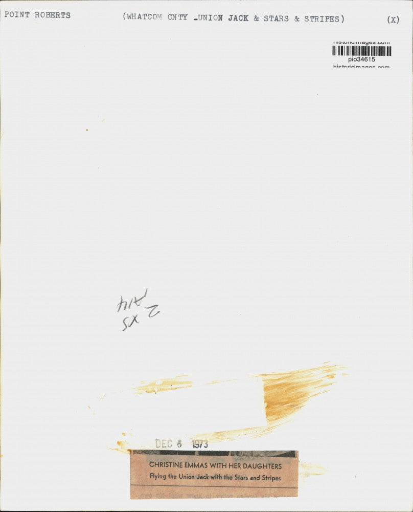 1973 Press Photo Flags at Christine Emmas & daughters Susan & Sandra's WA home