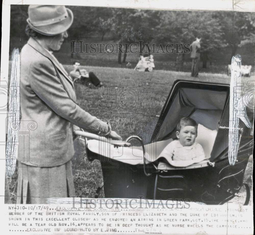 1949 Press Photo Prince Charles of England in carriage & his nurse at Green Park