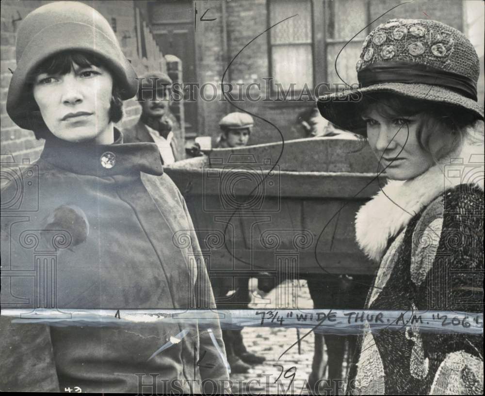 1970 Press Photo Glenda Jackson &amp; Jennie Linden in &quot;Women in Love&quot; Film- Historic Images