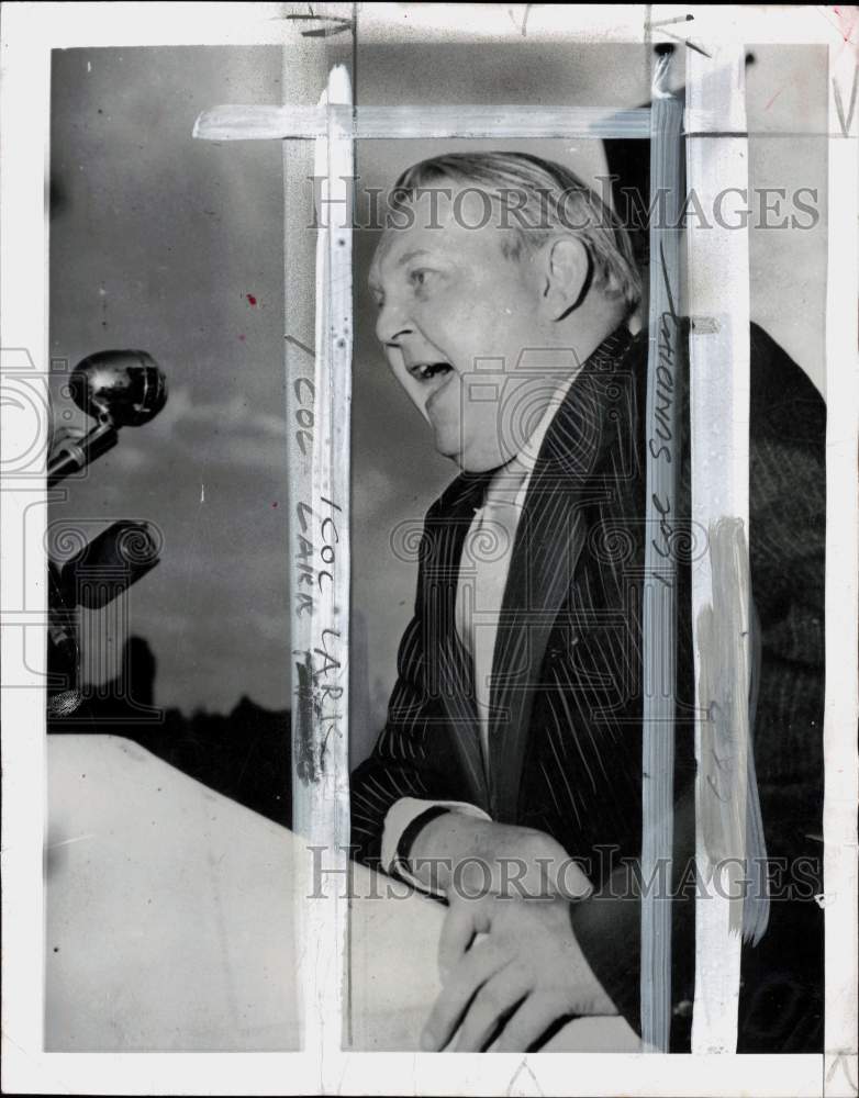 1957 Press Photo Professor Ludwig Erhard speaks at election rally in Germany- Historic Images