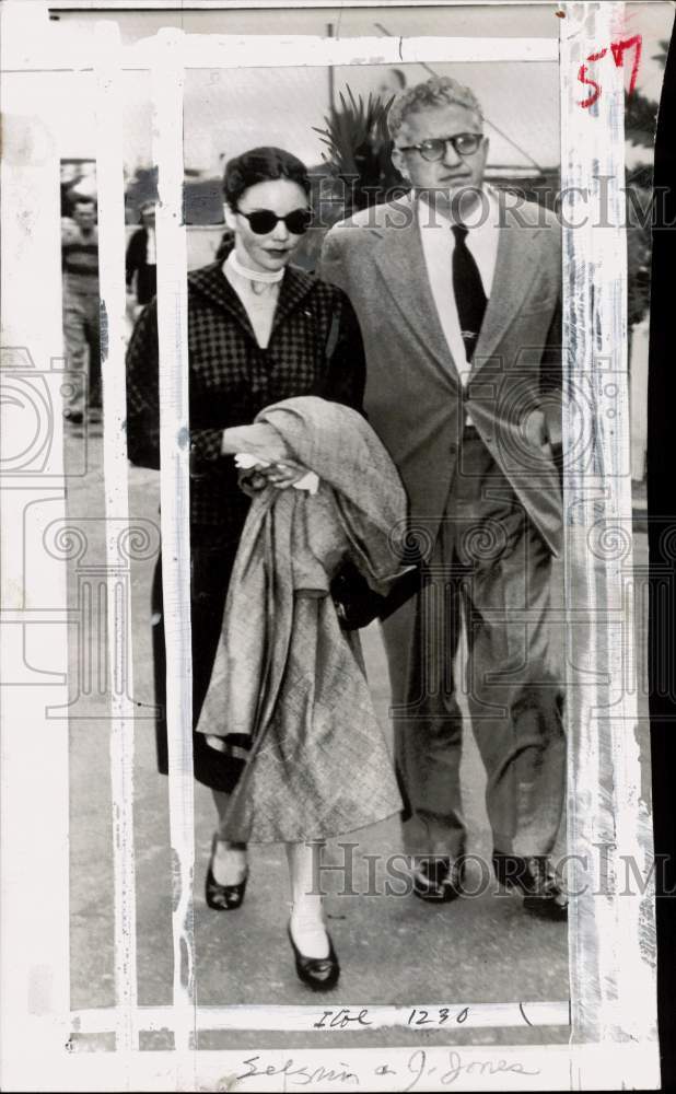 1951 Press Photo Actress Jennifer Jones & Husband David Selznick in Los Angeles