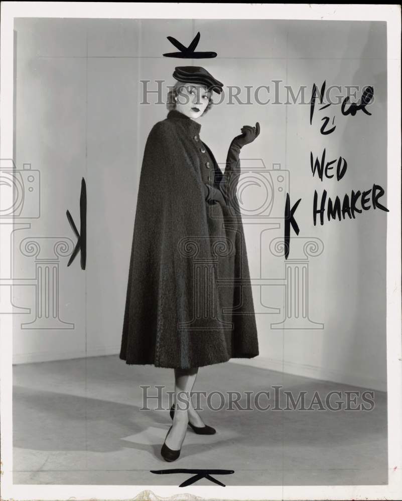 1951 Press Photo Woman models a coat & gloves - pio39072