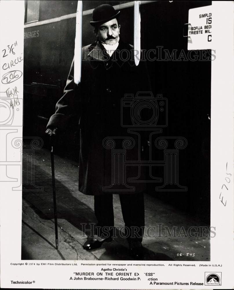1974 Press Photo Actor Albert Finney stars in "Murder on the Orient Express"