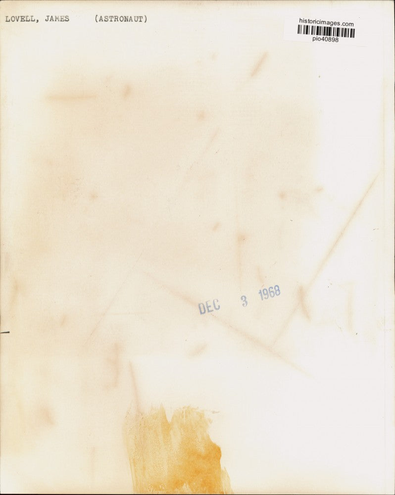 1968 Press Photo Astronaut James Lovell at a news conference - pio40898