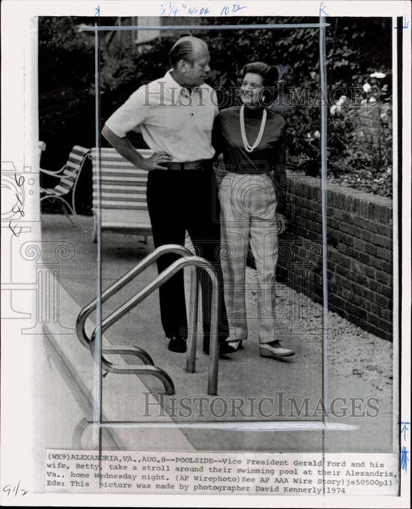 1974 Press Photo Vice President Gerald Ford &amp; wife Betty at home, Alexandria, VA- Historic Images