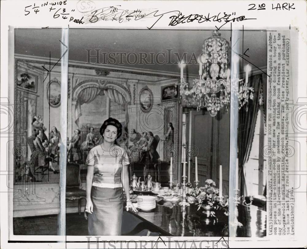 1961 Press Photo Mrs. Lyndon Johnson at new home&#39;s dining room in Washington DC- Historic Images