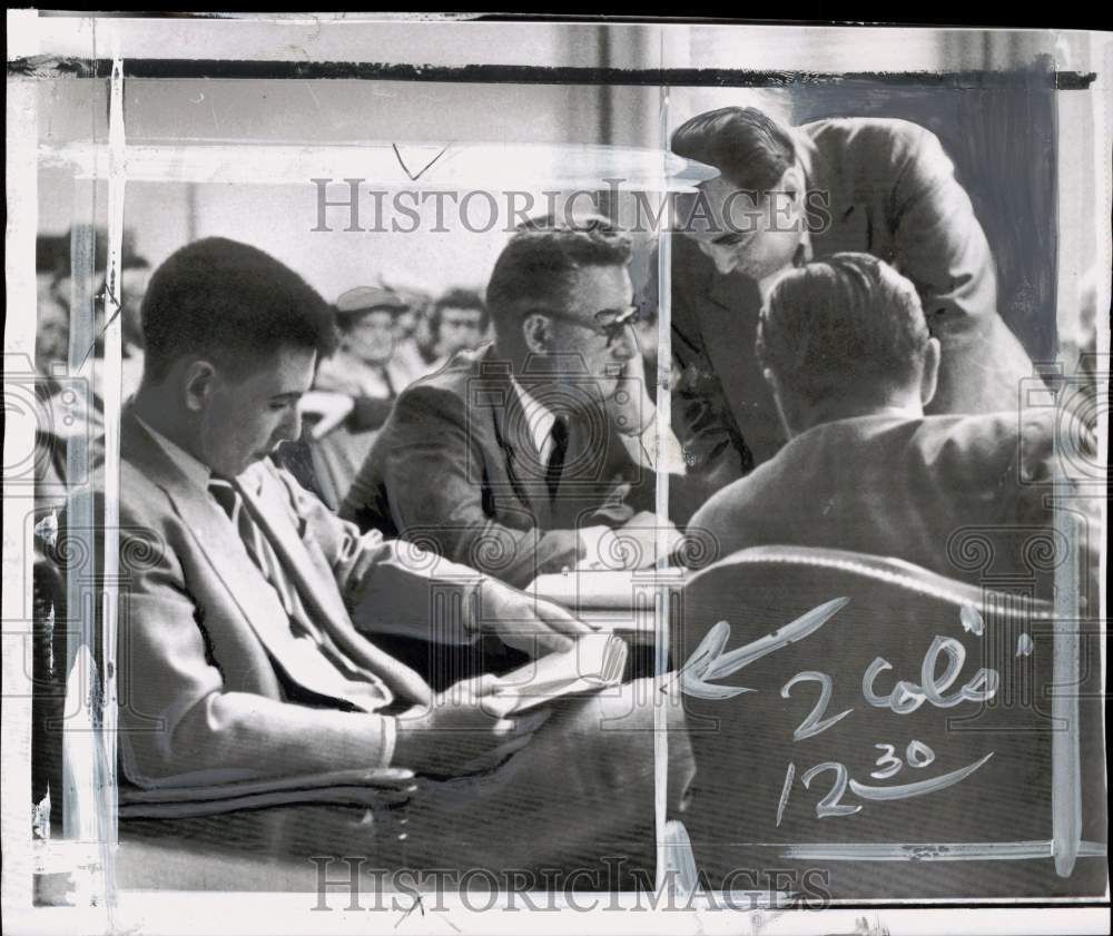 1956 Press Photo Murder suspect John Graham &amp; lawyers during his trial in CO- Historic Images