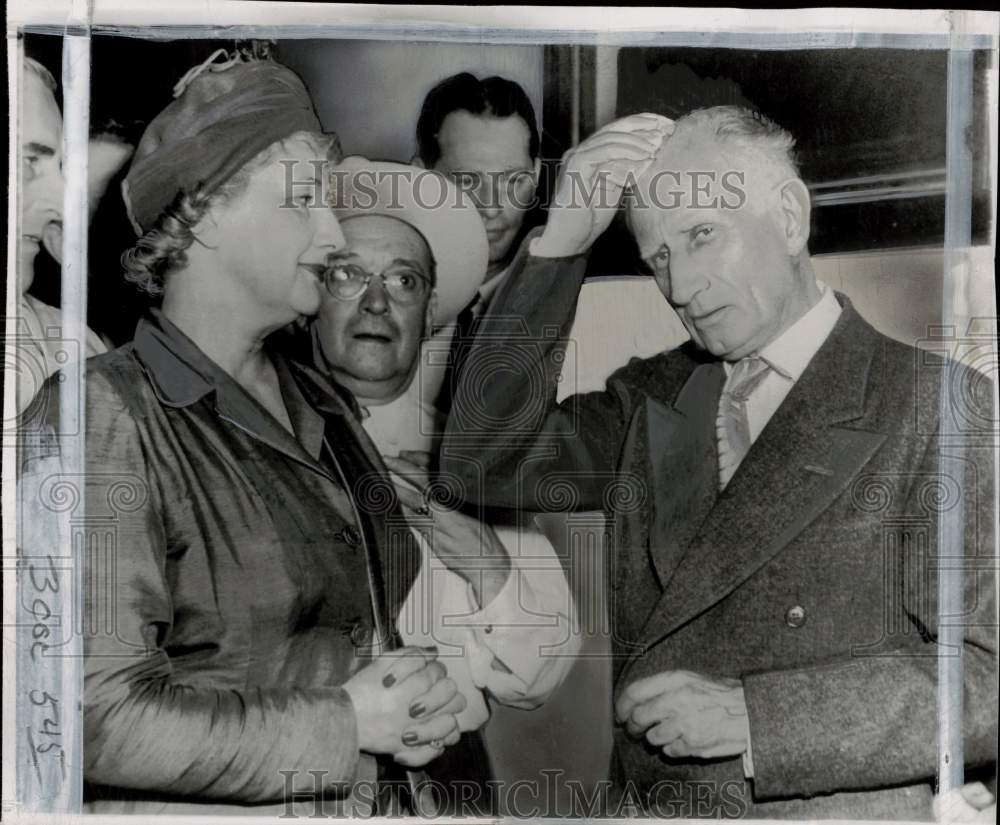 1949 Press Photo Mrs. Pauline Langton confronts Sigmund Engel in a Chicago court- Historic Images