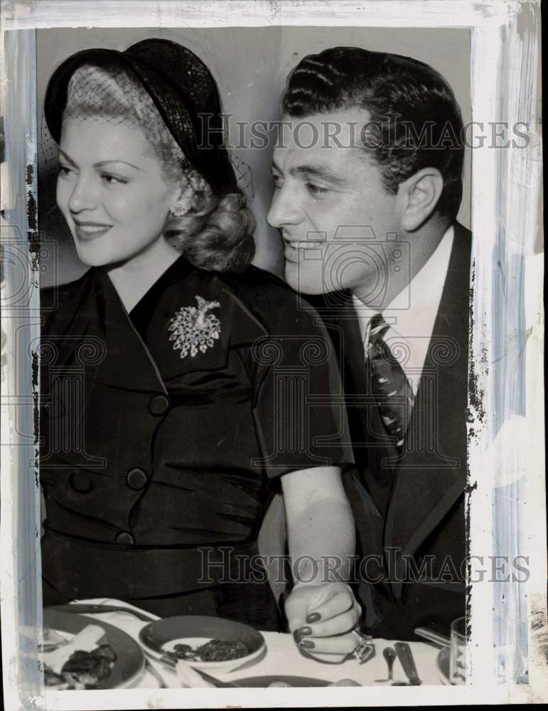 1941 Press Photo Lana Turner and Tony Martin dine at Ciro&#39;s in Hollywood- Historic Images