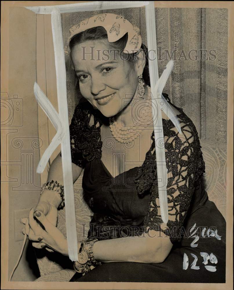 1953 Press Photo Opera Singer Bidu Sayao in Seattle for Rehearsals - pio46297- Historic Images