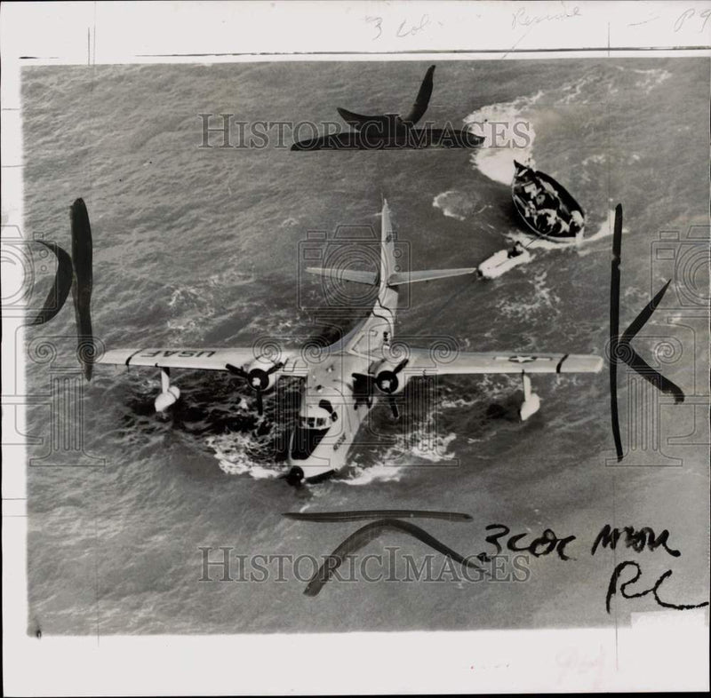 Load image into Gallery viewer, 1953 Press Photo Group Albatross rescues Korean seaman in Okinawa's Buckner Bay
