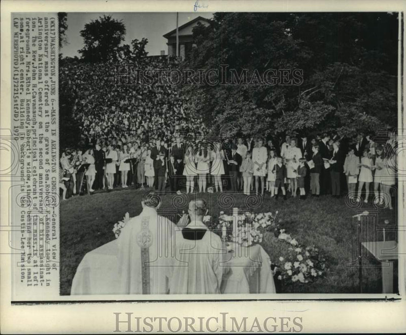 Load image into Gallery viewer, 1970 Press Photo Arlington National Cemetery Mass for Senator Robert F. Kennedy
