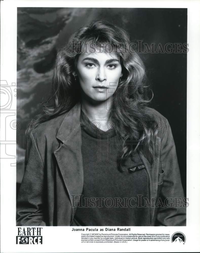 1990 Press Photo Actress Joanna Pacula as Diana Randall in "E.A.R.T.H. Force"- Historic Images