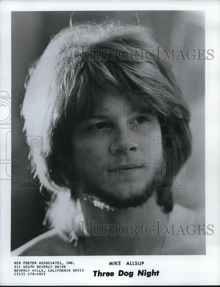 1976 Press Photo American guitarist Mike Allsup of the Three Dog Night rock band- Historic Images