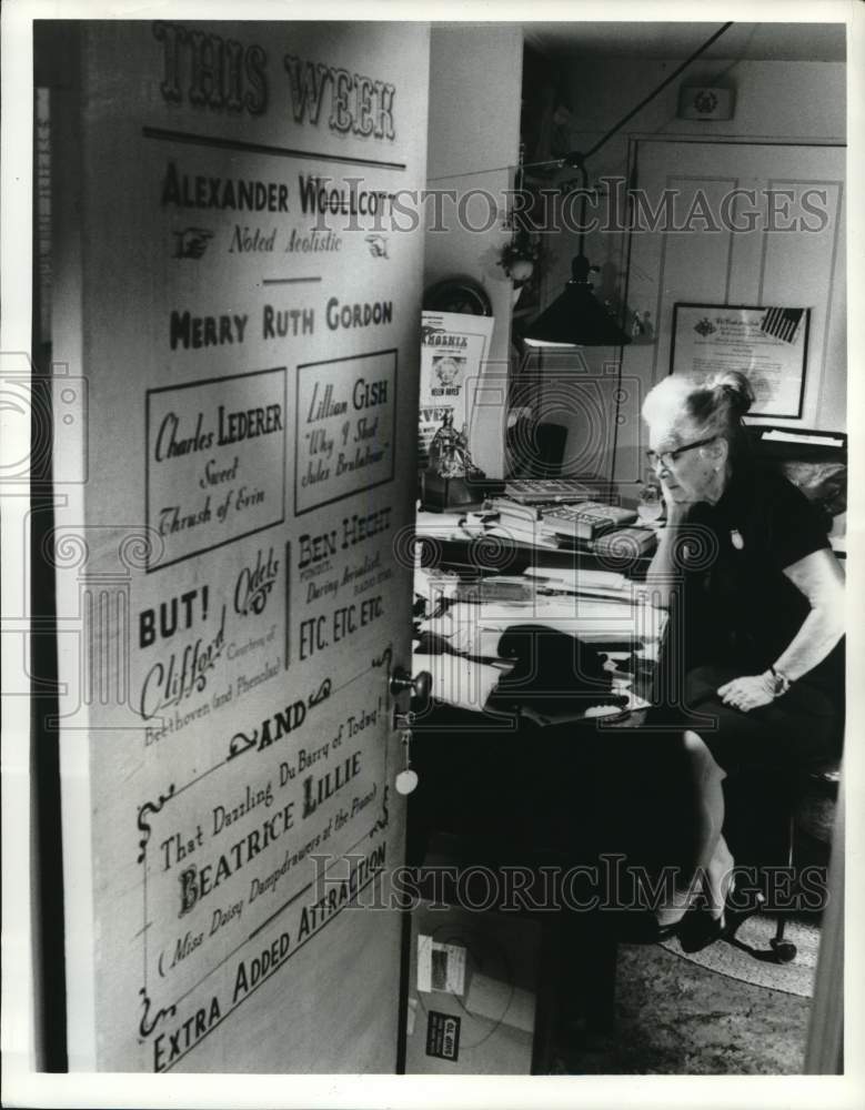 1973 Press Photo Author &amp; humanitarian Helen Hayes working at her desk- Historic Images