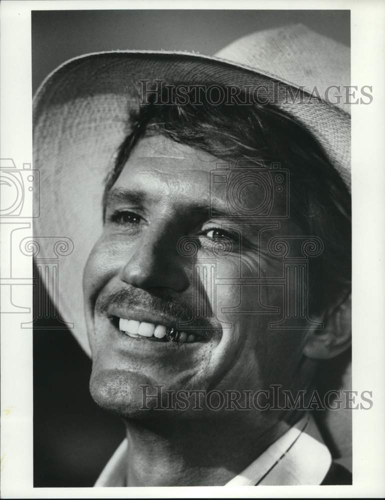 1977 Press Photo Christopher Connelly stars on &quot;Paper Moon,&quot; on ABC. - pip18489- Historic Images