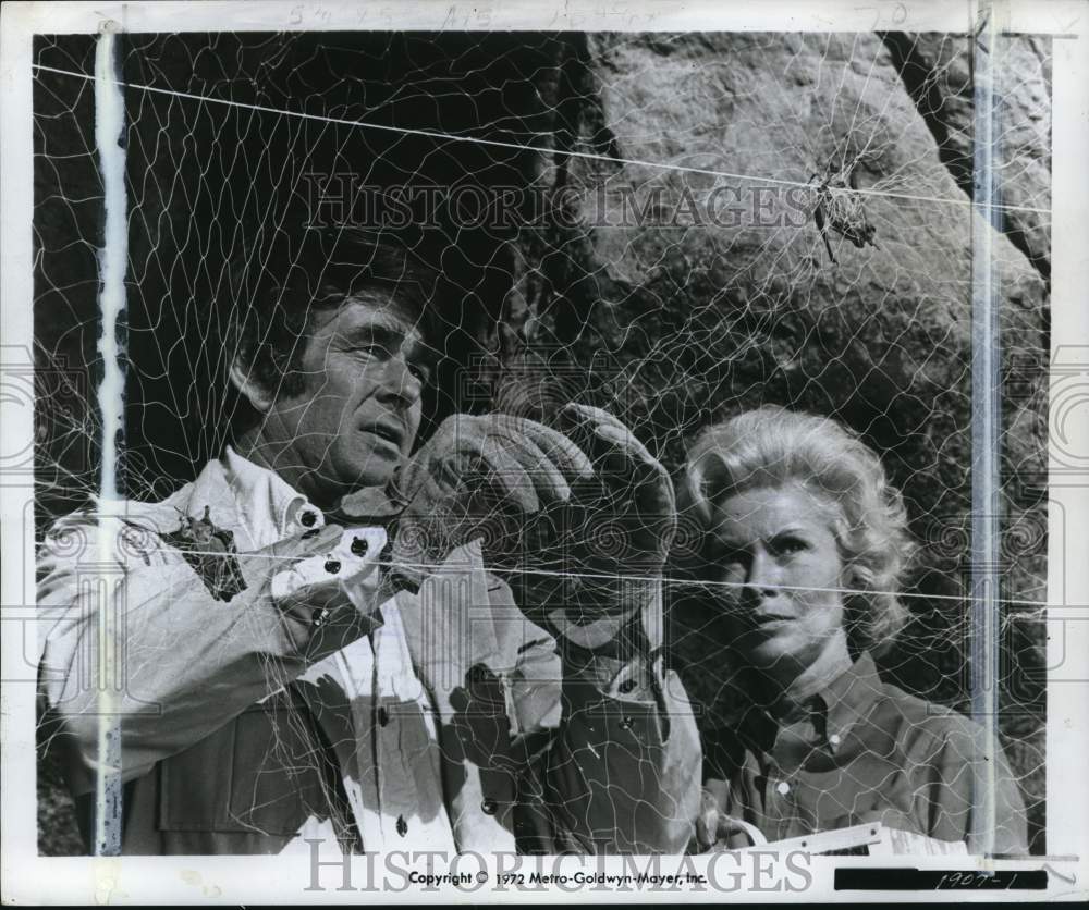 1972 Press Photo Janet Leigh &amp; Stuart Whitman in thriller &quot;Night of the Lepus&quot;- Historic Images