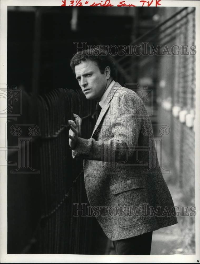 1981 Press Photo Actor Kevin Dobson in &quot;Shannon&quot; CBS Series - pip24245- Historic Images