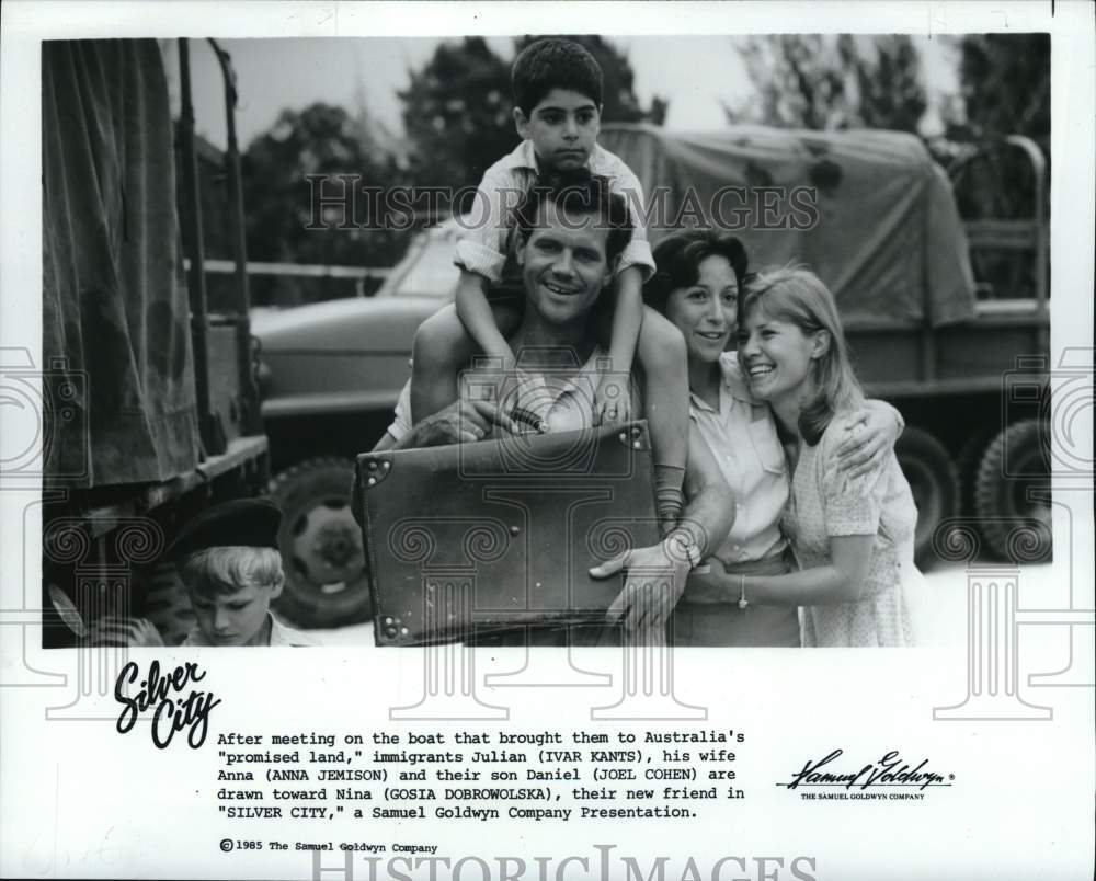 1985 Press Photo &quot;Silver City&quot; Movie Scene - pip26003- Historic Images