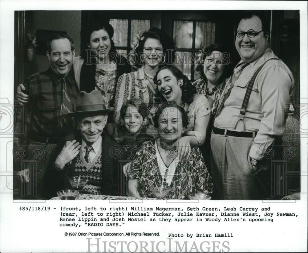 1987 Press Photo "Radio Days" Movie Cast Members - pip26228- Historic Images