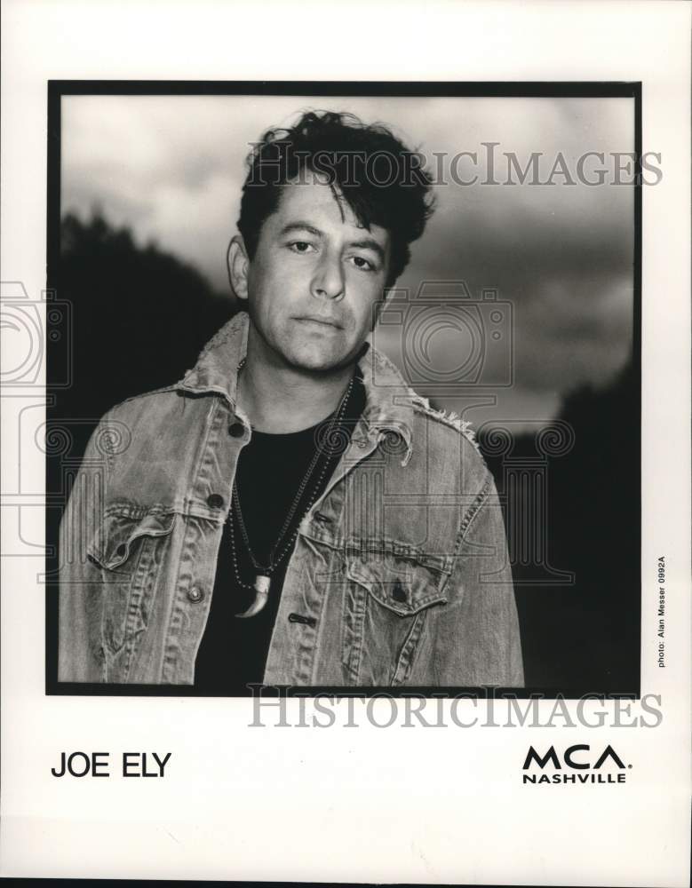 1992 Press Photo Singer Joe Ely - pip26826- Historic Images