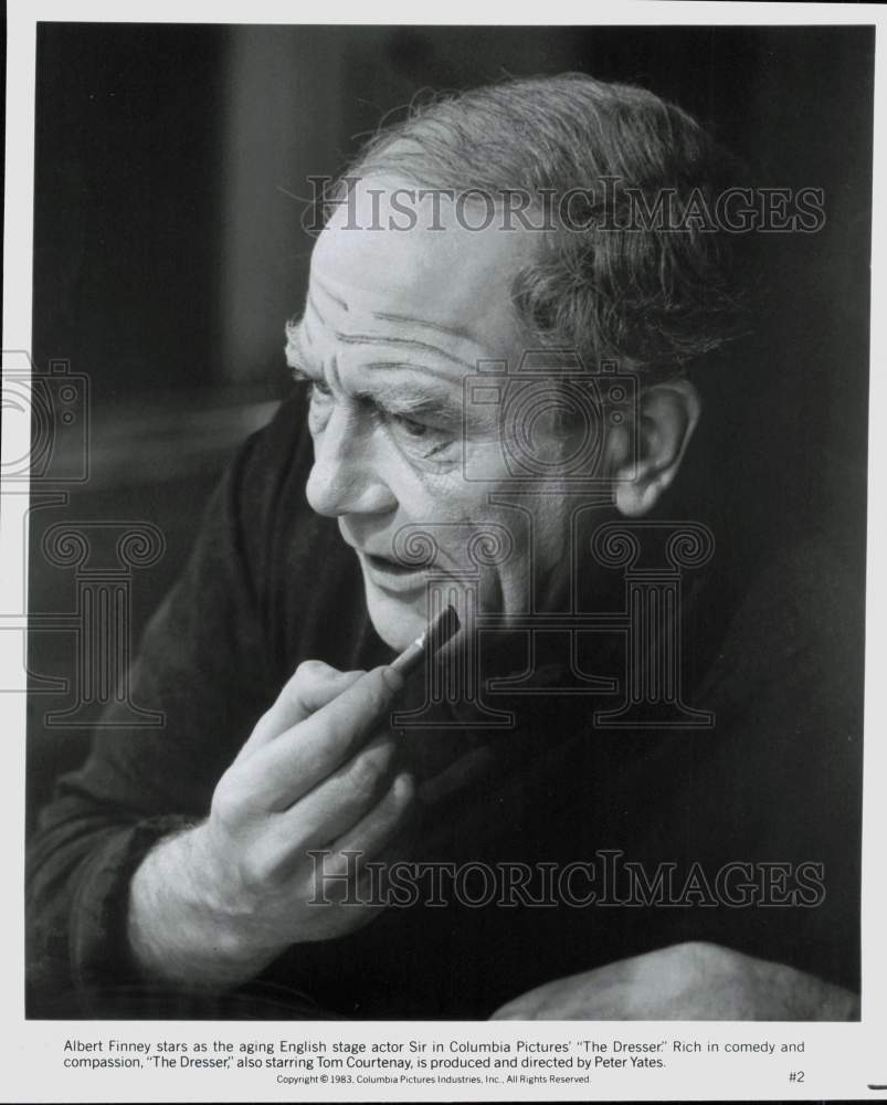 1983 Press Photo Actor Albert Finney in "The Dresser" Film - pip27427
