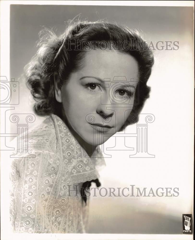 1941 Press Photo Muriel Kirkland plays Mary Todd on "Honest Abe" radio series