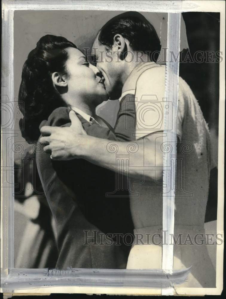 1941 Press Photo Tennis player Fred Penny and wife at Chicago - pis00406- Historic Images