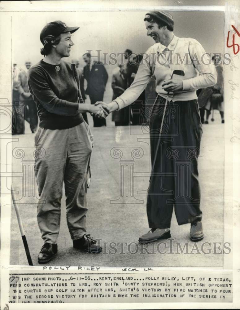 1956 Press Photo Golfers Polly Riley and Bunty Stephens at the Curtis Cup- Historic Images