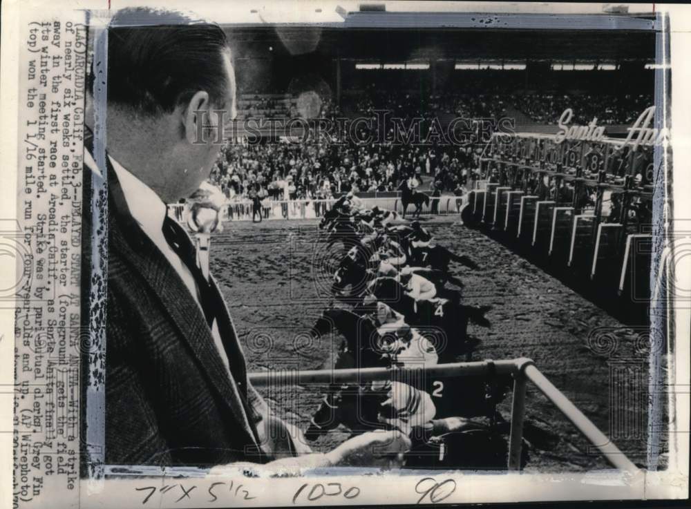 1970 Press Photo Thoroughbreds Leave Starting Gate In Santa Anita Horse Race- Historic Images